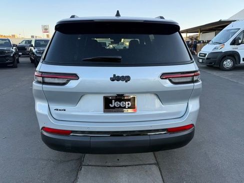 New 2025 Jeep Grand Cherokee L Laredo image 5