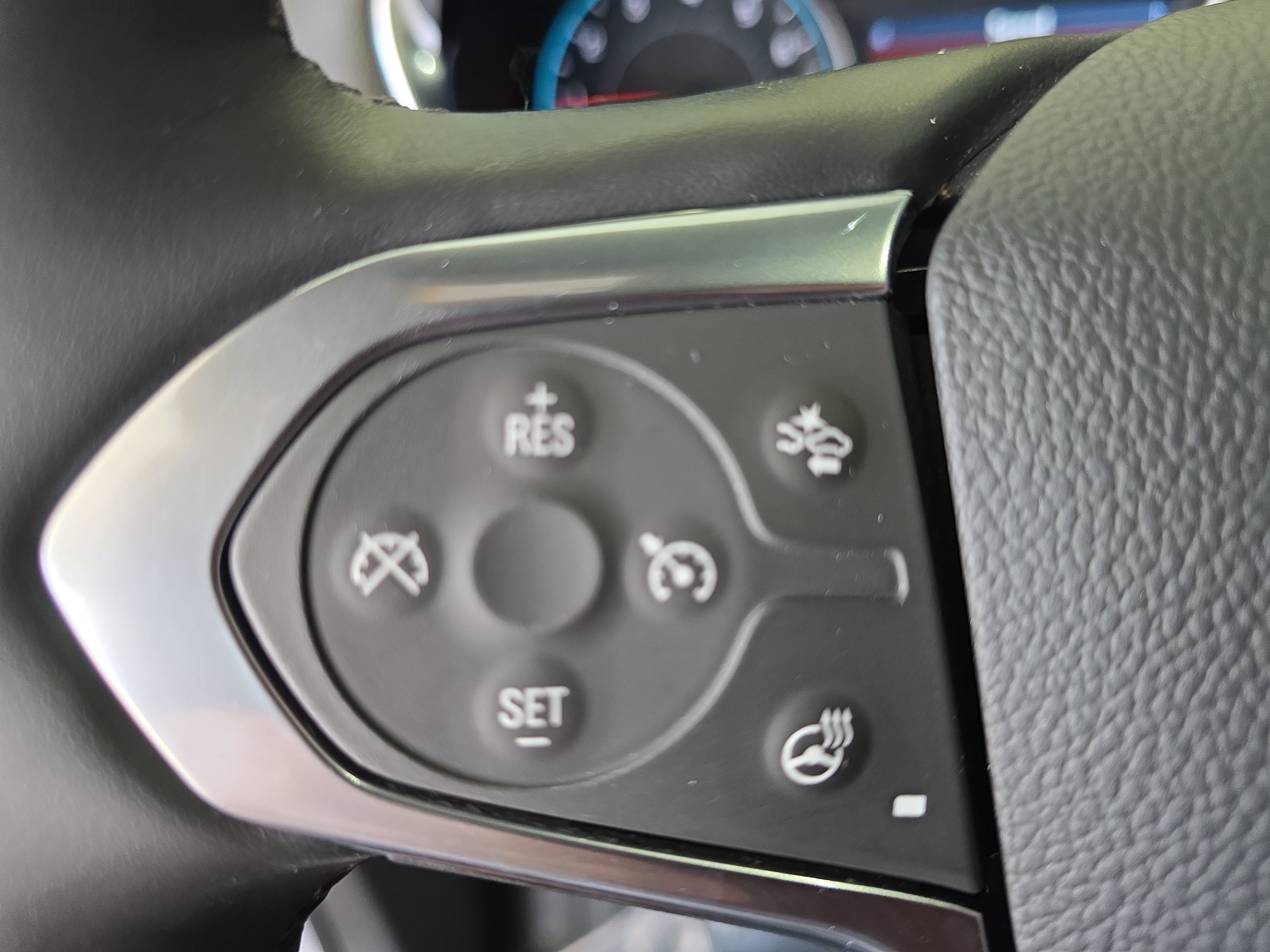 Used 2023 Chevrolet Traverse LT AWD/4WD image 24