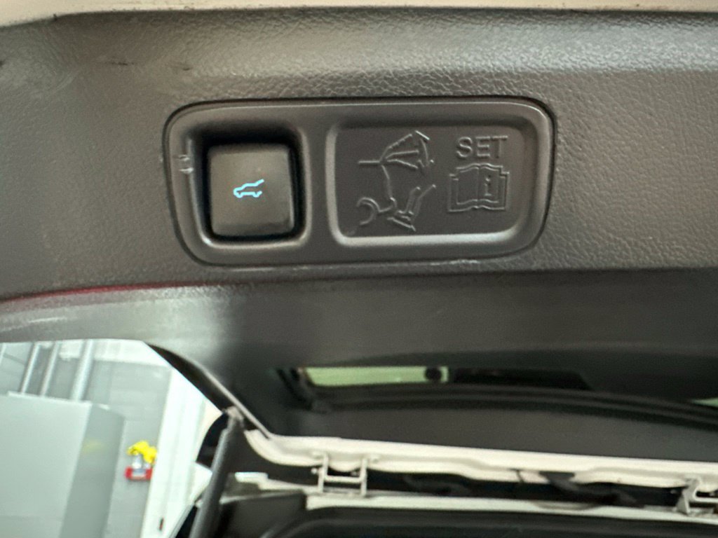 Used 2022 Ford Expedition Limited AWD/4WD image 38