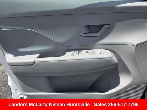Used 2025 Hyundai Kona SEL FWD image 20