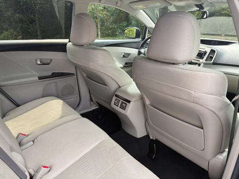 Used 2011 Toyota Venza AWD image 27