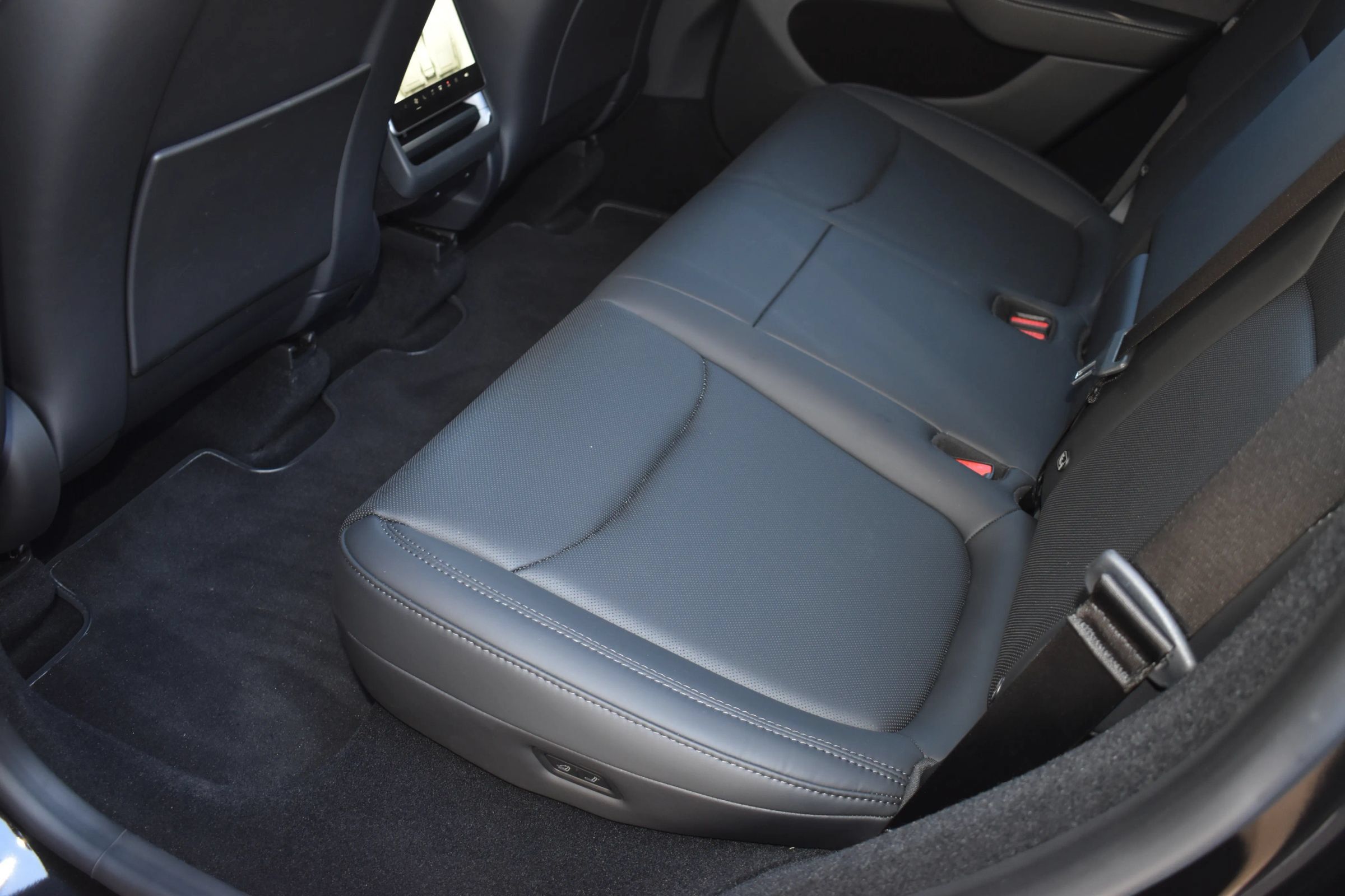 Used 2026 Tesla Model Y 2WD image 12