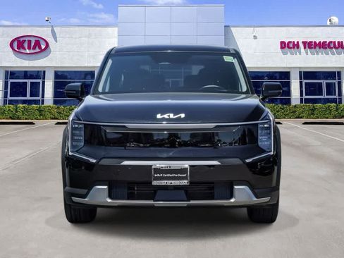 Certified 2024 Kia EV9 Light Long Range RWD image 2