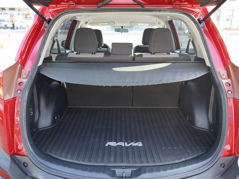 Used 2015 Toyota RAV4 LE FWD image 25