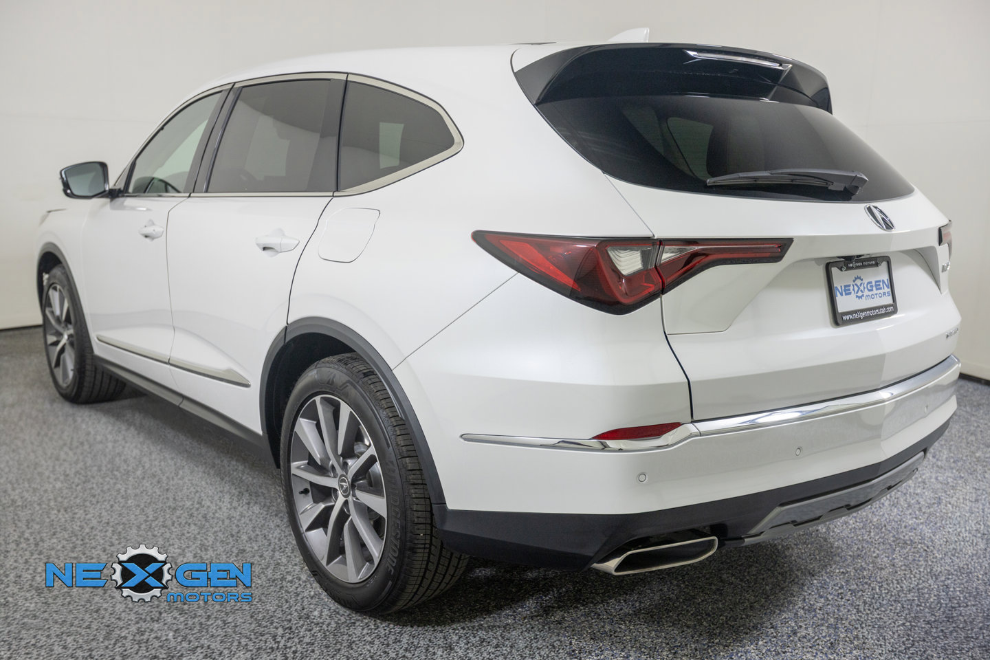 Used 2025 Acura MDX w/ Technology Package AWD/4WD image 30