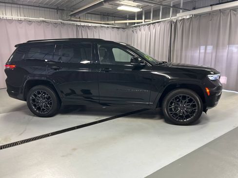Used 2024 Jeep Grand Cherokee L Summit AWD/4WD image 8
