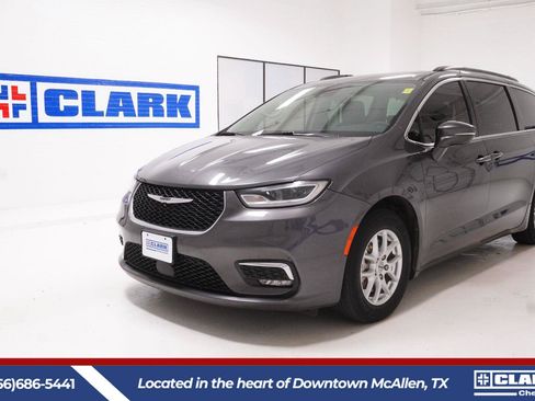 Used 2022 Chrysler Pacifica Touring-L FWD image 1
