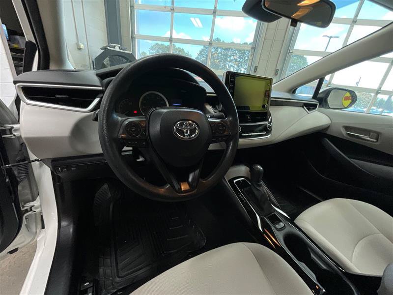 Used 2020 Toyota Corolla LE FWD image 13