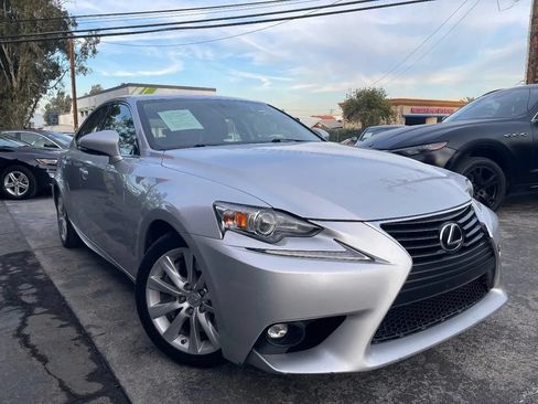 Used 2016 Lexus IS 200t RWD image 3