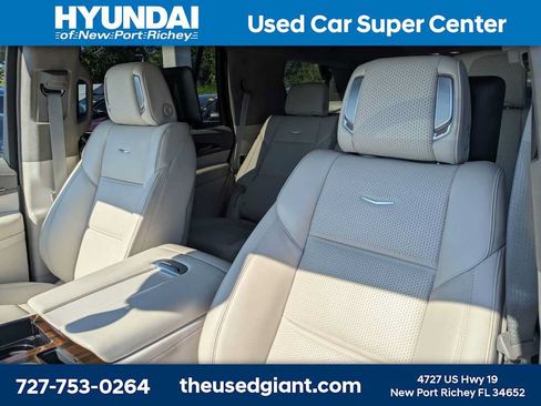 Used 2024 Cadillac Escalade Premium Luxury Platinum w/ Heavy-Duty Trailer Package AWD/4WD image 3