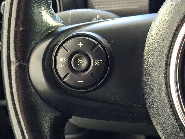 Used 2016 MINI Cooper 4-Door Hardtop FWD image 23