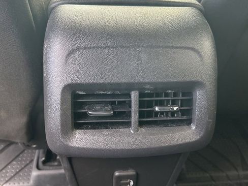 Used 2022 Chevrolet Equinox LT image 29