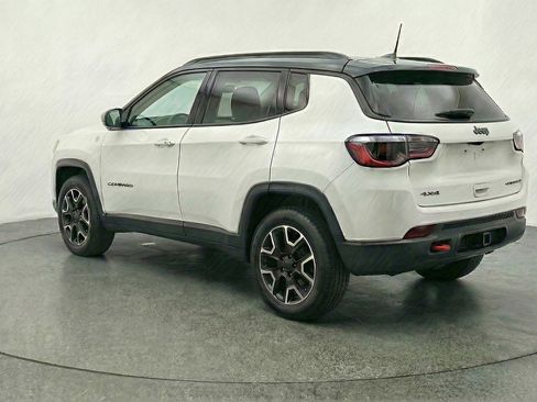 Used 2025 Jeep Compass Trailhawk image 6