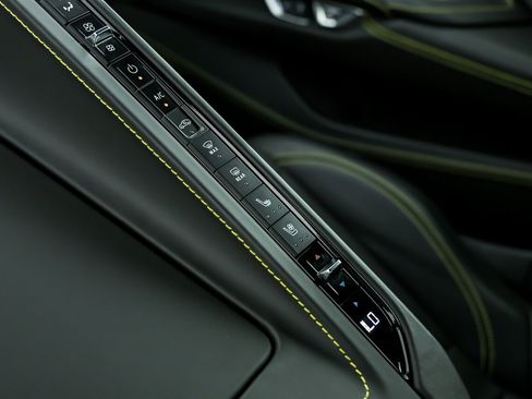 Used 2021 Chevrolet Corvette Stingray Premium Conv w/ Z51 Performance Package image 41