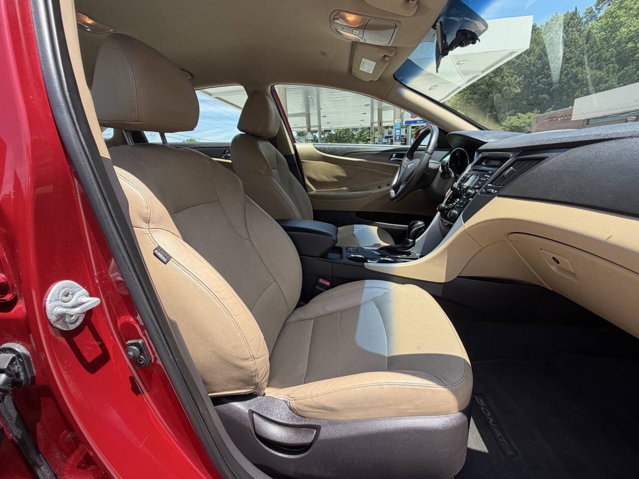 Used 2012 Hyundai Sonata Hybrid w/ Leather Pkg FWD image 6