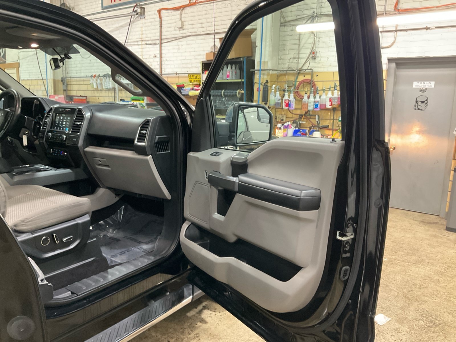 Used 2016 Ford F150 XLT w/ Equipment Group 302A Luxury AWD/4WD image 21