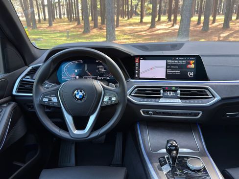 Certified 2023 BMW X5 xDrive40i w/ Premium Package image 3
