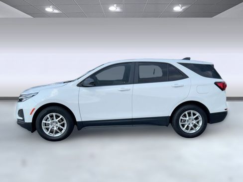 Certified 2023 Chevrolet Equinox LS w/ LS Convenience Package image 2