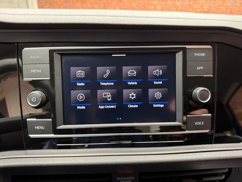 Used 2024 Volkswagen Jetta SE image 20