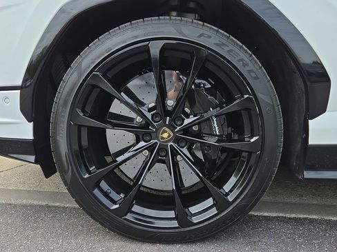 Used 2024 Lamborghini Urus S AWD/4WD image 24