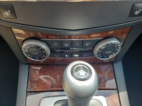 Used 2010 Mercedes-Benz C 300 Sedan image 33