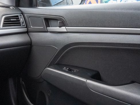 Used 2018 Hyundai Elantra SEL FWD image 16
