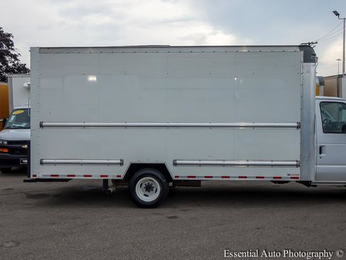 Used 2022 Ford E-350 and Econoline 350 Super Duty RWD image 7