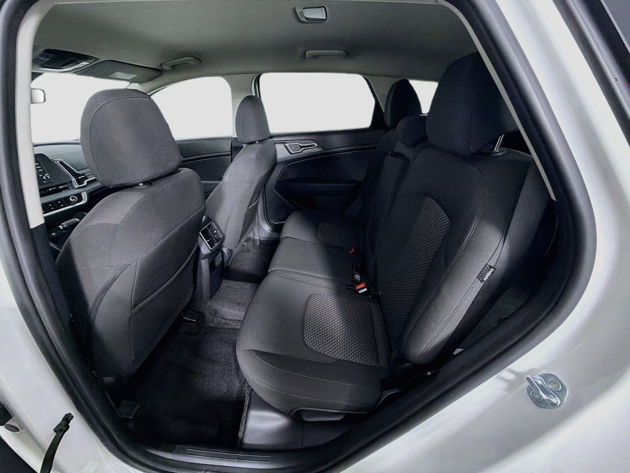 Used 2025 Kia Sportage LX FWD image 28