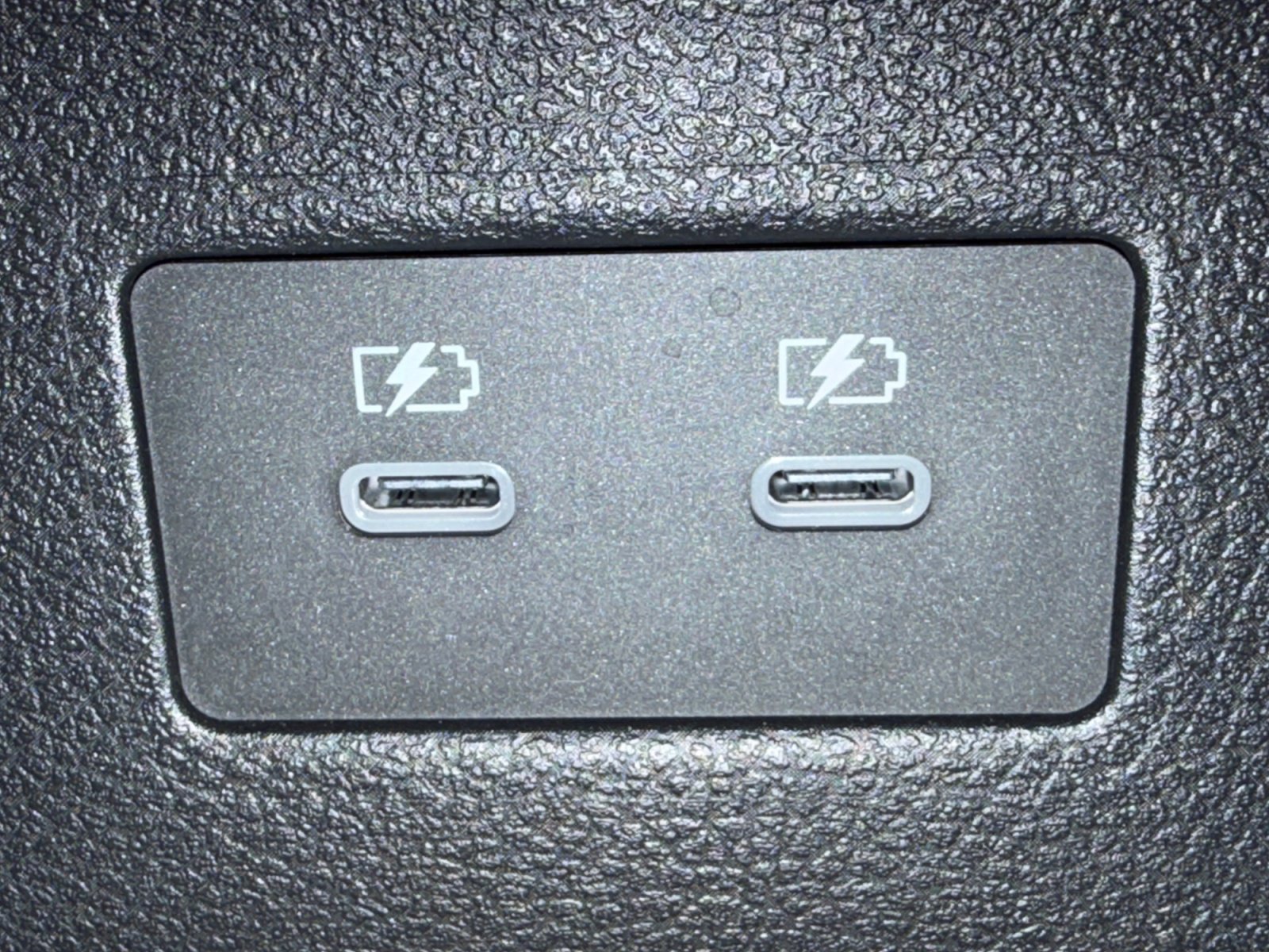 Used 2026 Nissan Kicks SR FWD image 30