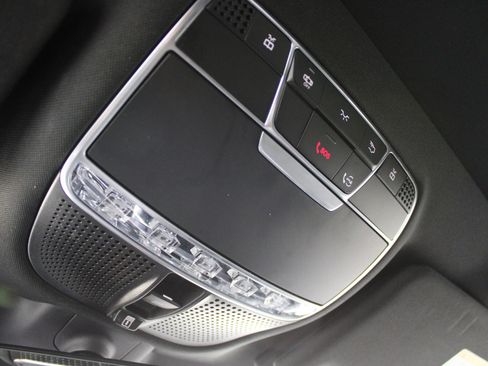 Used 2020 Mercedes-Benz S 560 Sedan image 18