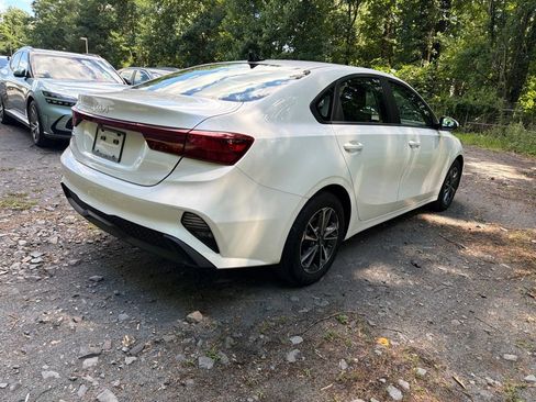Used 2023 Kia Forte LXS FWD image 3