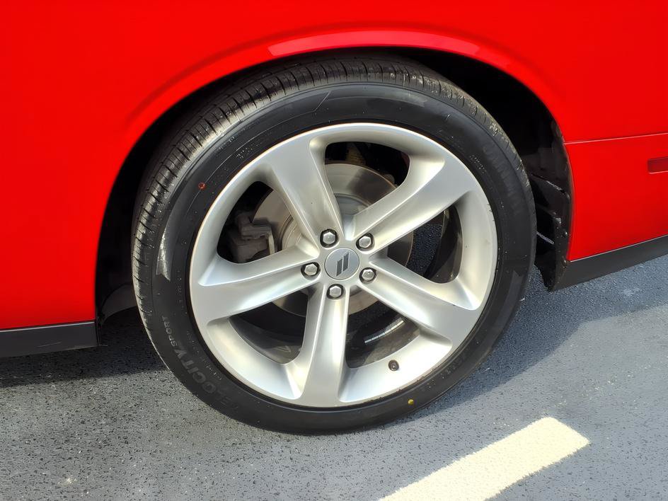Used 2017 Dodge Challenger R/T RWD image 9