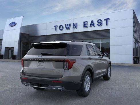 New 2025 Ford Explorer Active w/ Active Comfort Package image 8