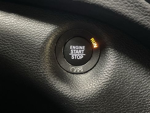 Used 2022 Jeep Cherokee Latitude Lux AWD/4WD image 27
