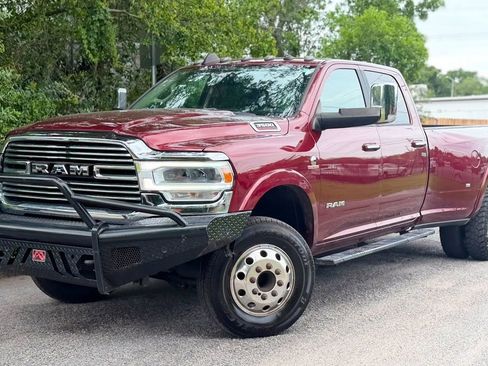 Used 2022 RAM 3500 Laramie AWD/4WD image 2
