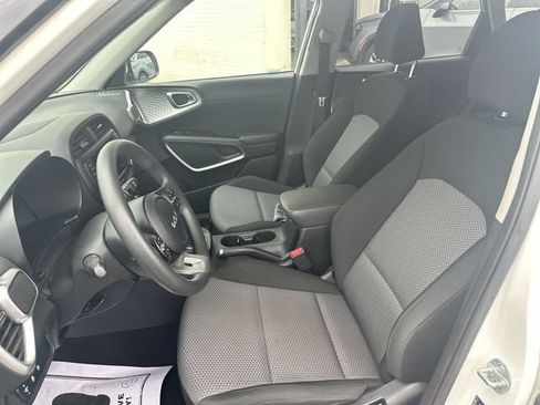 Certified 2023 Kia Soul LX w/ LX Technology Package FWD image 15