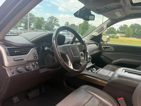 Used 2020 GMC Yukon Denali w/ Denali Premium Package AWD/4WD image 9