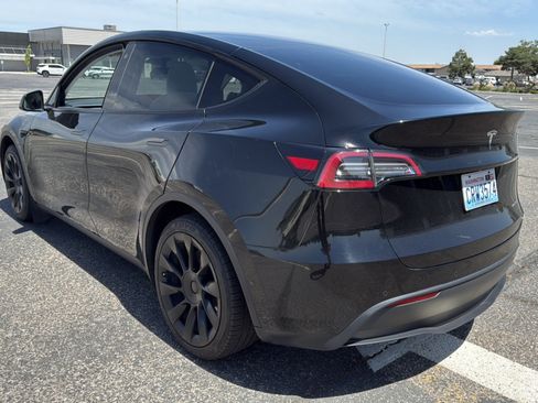 Used 2021 Tesla Model Y Long Range AWD/4WD image 6