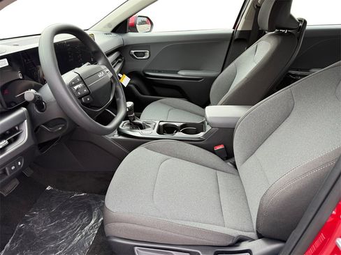 New 2025 Kia K4 LXS image 9
