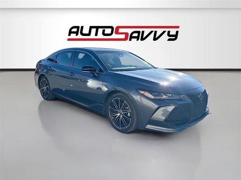 Used 2019 Toyota Avalon Touring image 1