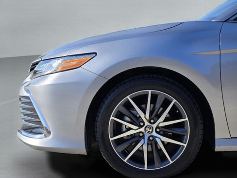 Used 2024 Toyota Camry XLE FWD image 30