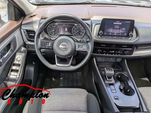 Used 2023 Nissan Rogue SV FWD image 19