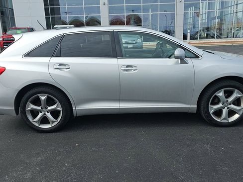 Used 2009 Toyota Venza AWD image 2