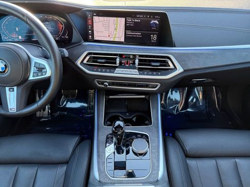 Certified 2022 BMW X5 xDrive40i w/ M Sport Package image 11