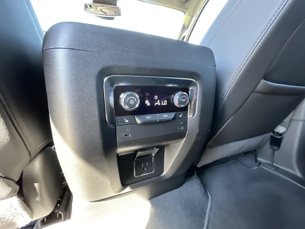 Certified 2025 Chevrolet Suburban Premier RWD image 20