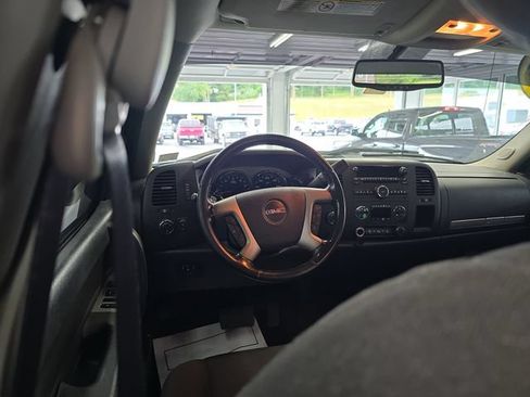 Used 2013 GMC Sierra 2500 SLE w/ SLE Preferred Package AWD/4WD image 12