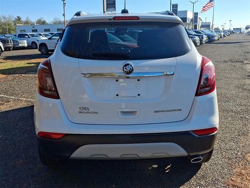 Certified 2018 Buick Encore Essence image 5