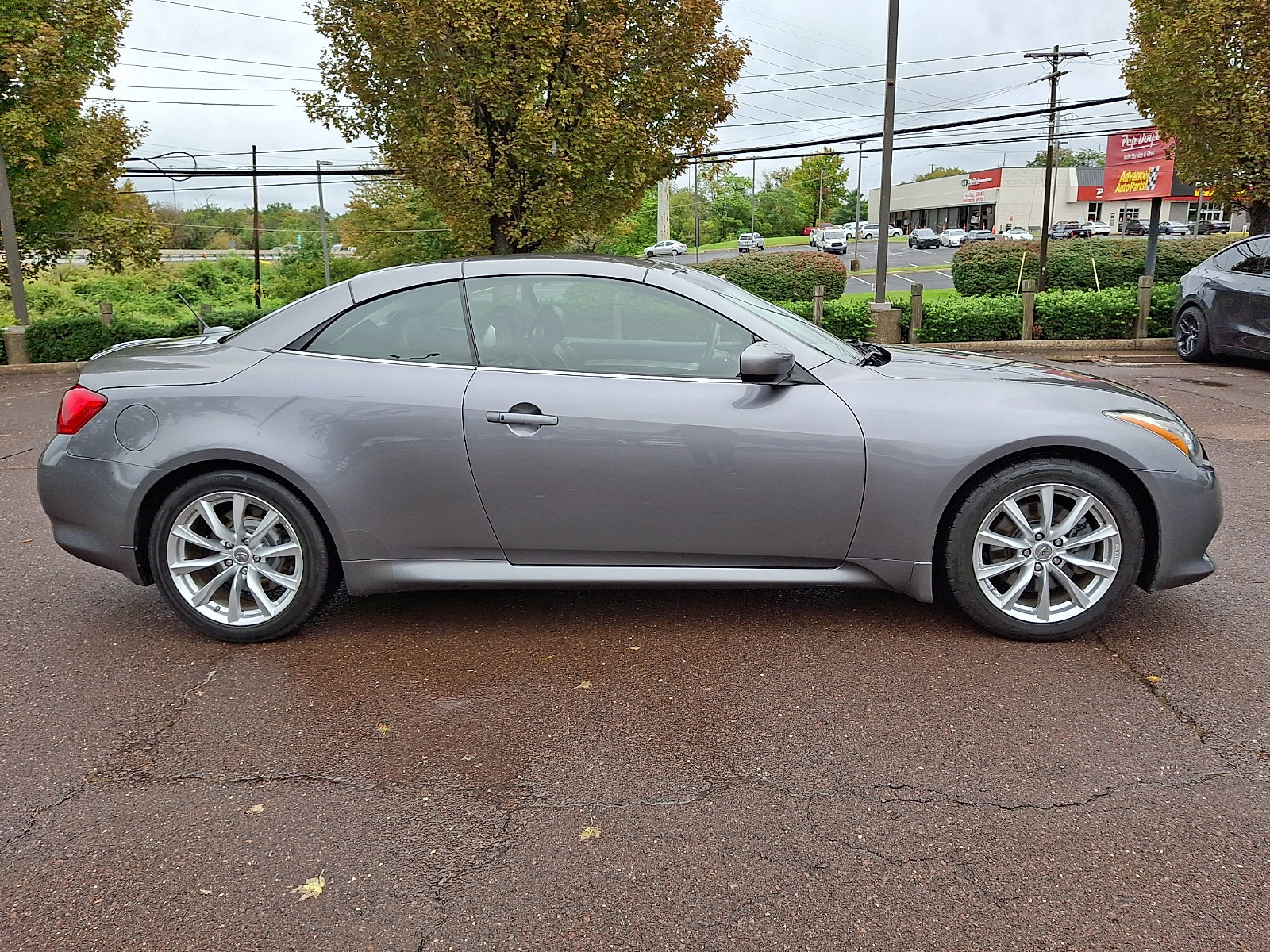 Used 2013 INFINITI G37 Convertible w/ Premium Pkg RWD image 9