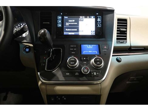 Used 2017 Toyota Sienna XLE Mobility Handicap Van image 23