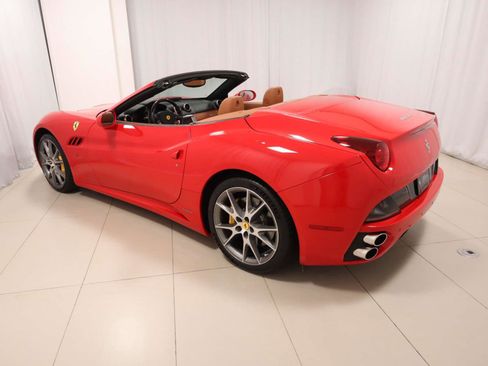 Used 2014 Ferrari California RWD image 15